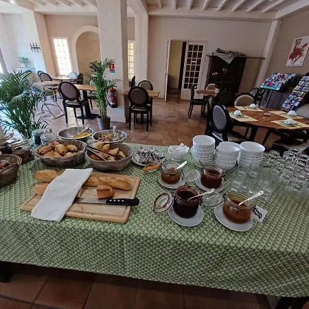 Le Castelet Des Alpilles Hotel 3*