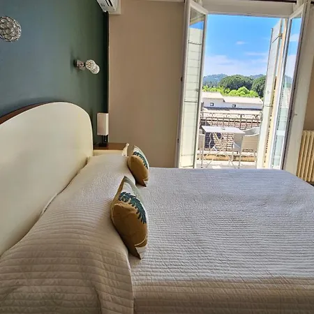 Hotel Le Castelet Des Alpilles
