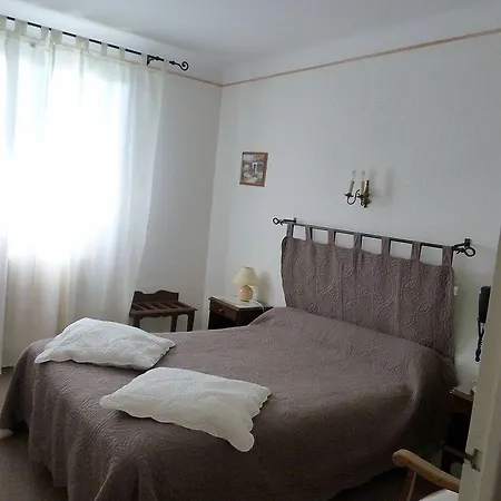 Le Castelet Des Alpilles 3*