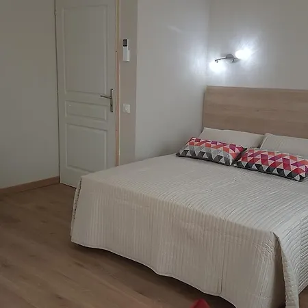 Le Castelet Des Alpilles 3*