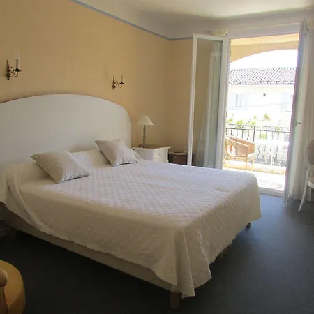 Hotel Le Castelet Des Alpilles 3*