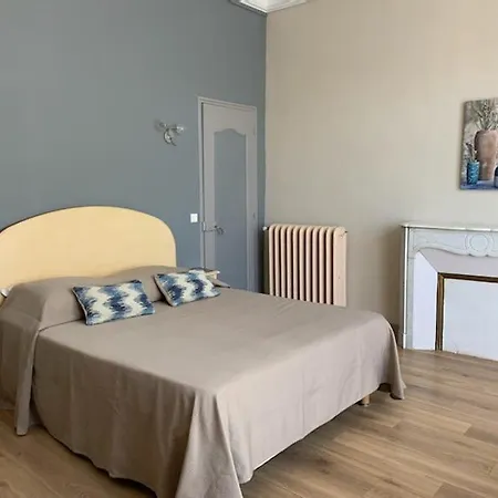 Le Castelet Des Alpilles 3*