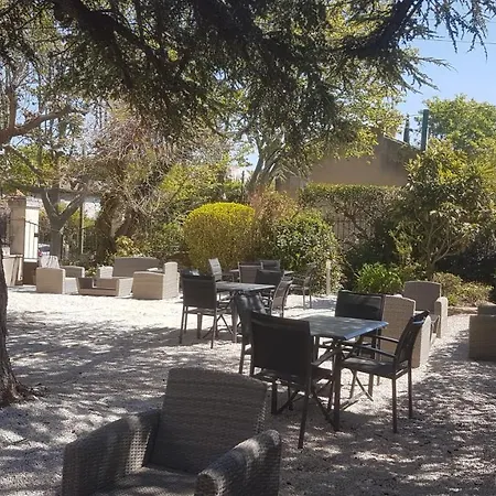 Hotel Le Castelet Des Alpilles 3*