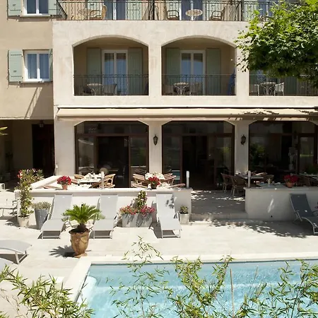 Hotel Le Castelet Des Alpilles 3*