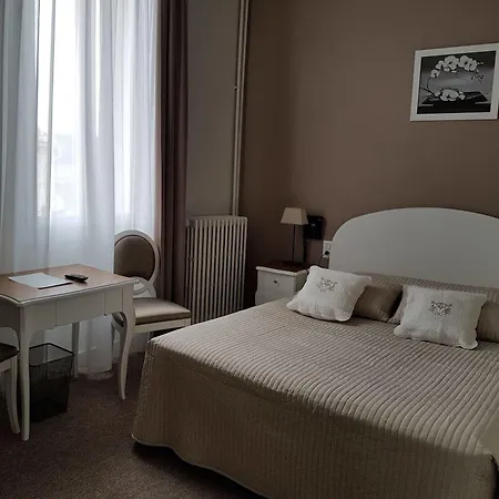 Hotel Le Castelet Des Alpilles 3*