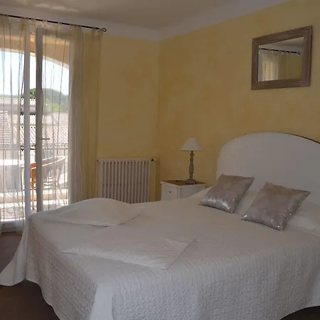 Le Castelet Des Alpilles Hotel 3*