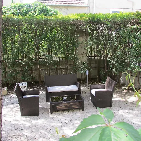 Le Castelet Des Alpilles Hotel 3*